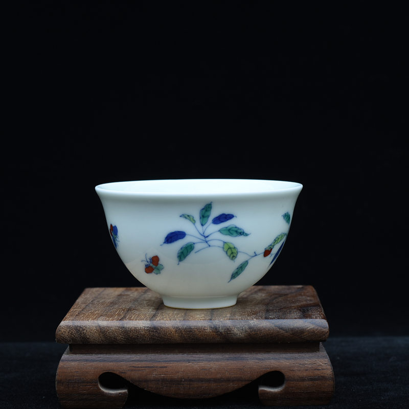 大明成化斗彩杯手繪茶杯景德鎮(zhèn)陶瓷茶具主人杯仿古瓷復(fù)古裝飾擺件