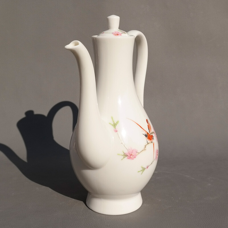 匠心獨運，桃花寄情 景德鎮陶瓷水點桃花酒壺